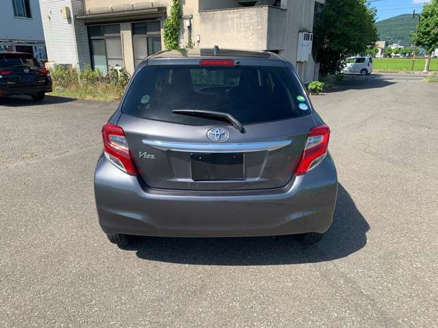 室内展示場を完備しておりますので、天候の悪い日でもゆっくりと車両をご覧下さい。