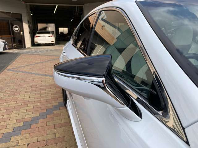 オシャレなドアミラーウインカー付き！曲がる際も前方の車から見え易いので、事故の防止にも役立ちます！