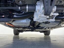 【下回り】下回りがきれいなうちに、防錆加工の施工がオススメ。降雪地域はもちろん、沿岸部にお住いの方や、趣味でマリン・ウィンタースポーツをされる方に大変好評いただいております。