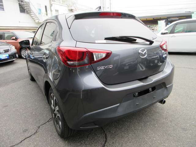 当店のアフターサービスですが、板金塗装の自社工場をはじめ、車検整備工場もございます！