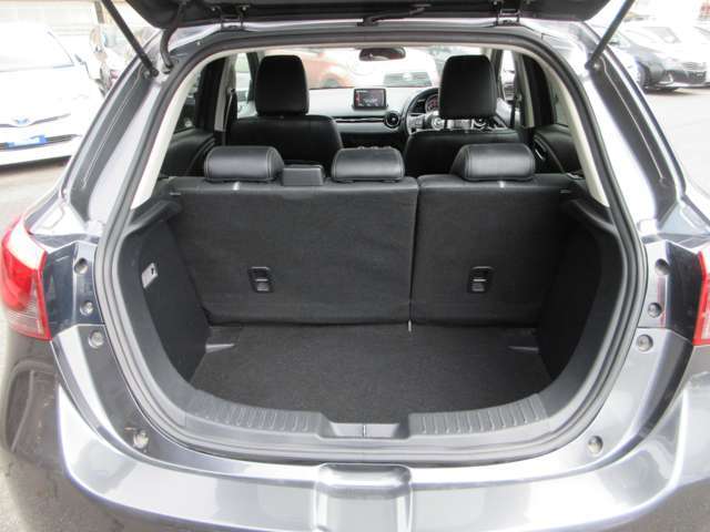 平均年齢は若く、元気なスタッフが多いのが当店の特徴です♪自動車に関する知識も豊富ですのでご安心ください♪