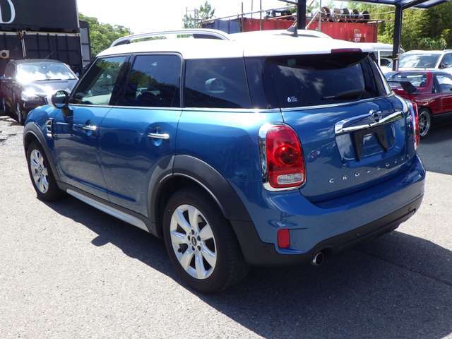 令和2年　ワンオーナー　禁煙車　32000キロ　レザーシート　シートヒーター　電動リアゲート　純正ナビ　程度と保証内容に自信。安心ロング保証。来店予約即決特典あり。来店予約後にご来店下さい。