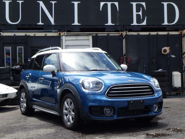 令和2年　ワンオーナー　禁煙車　32000キロ　レザーシート　シートヒーター　電動リアゲート　純正ナビ　程度と保証内容に自信。安心ロング保証。来店予約即決特典あり。来店予約後にご来店下さい。