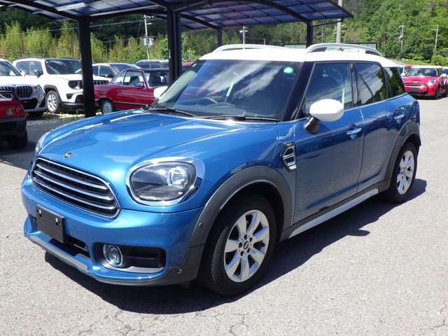 令和2年　ワンオーナー　禁煙車　32000キロ　レザーシート　シートヒーター　電動リアゲート　純正ナビ　程度と保証内容に自信。安心ロング保証。来店予約即決特典あり。来店予約後にご来店下さい。