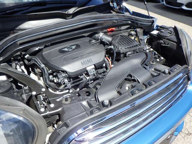 エンジンルームも綺麗です。