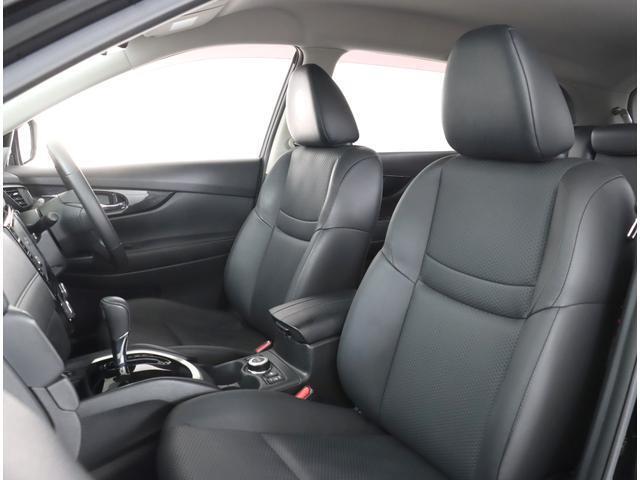 ゆったり座れて、長時間の運転も疲れにくいシート！