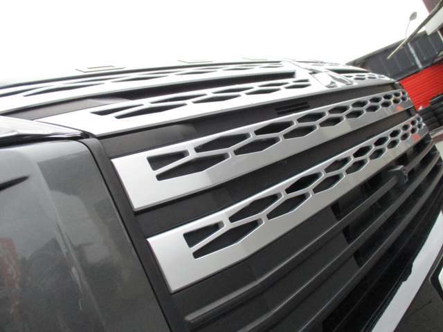 無料保証の他にも走行距離無制限、300項目以上の保証範囲にロードサービスも付帯する365日24時間対応の有償保証も承っております。最長3年まで加入できますので詳しくはスタッフまでお問い合わせください。