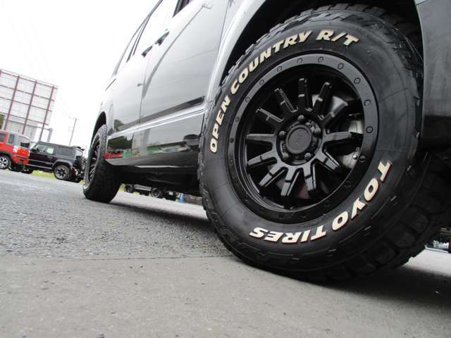 ＜ディーゼルターボ＞＜純正10.1型ナビTV＞＜純正後席モニター＞　フルセグ　ETC　両側Pスライド＆Pバックドア　パノラマビューカメラ　社外16アルミ＆TOYOタイヤ　シートH　純正LEDライト