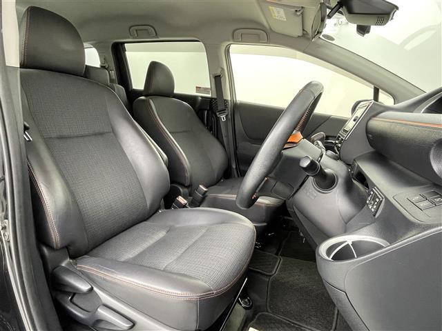 【運転席】座り心地が良いシートなので長時間の運転でも快適にお過ごしいただけます。新品のフロアマットのご注文も可能です。掲載箇所以外にご希望の写真がございましたらお気軽にお問い合わせ下さい。