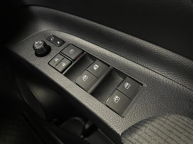 【窓操作部】軽い力で、窓を開けたり閉めたりすることができます！掲載箇所以外にご希望の写真がございましたら、お気軽にお問い合わせ下さい！メールや郵送でお送りさせていただきます。