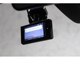 今では当たり前の装備となっているドライブレコーダーです！