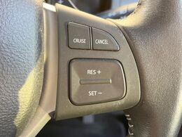 【クルーズコントロール】高速道路もラクラク走行。アクセルを離しても一定速度で走行ができ、長距離運転時の負担を軽減！加速・減速も簡単なスイッチ操作で調整できます。