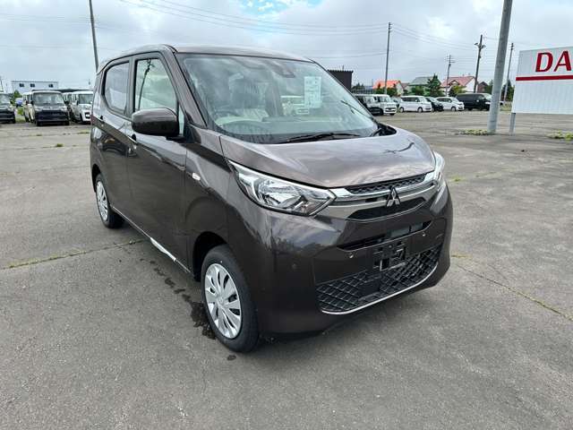 スズキ・ダイハツのサブディーラーとして全国販売優秀の実績！オールメーカーの軽届出済未使用車・中古車はもちろんのこと、コンパクトカー・エコカーなどの普通車も豊富に在庫を取り揃えています！
