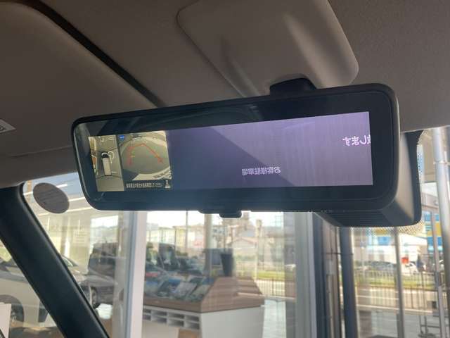 ミラー左端に映像が映ります。