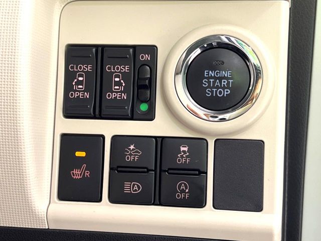 【両側パワースライドドア】スマートキーや運転席のスイッチで後席両側スライドドアの開閉が可能♪電動だから力を入れてドアを開ける必要が無く、小さなお子様でも簡単に開け閉めでき快適です♪