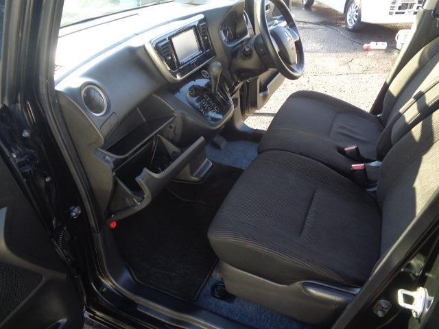 ドライブも楽しくなるゆったり室内！仲間との会話も弾みます！