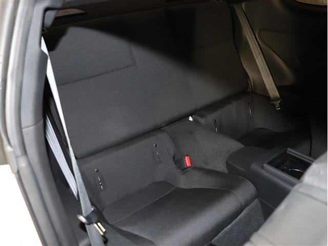 後席も使用感少なく、綺麗な状態で保たれております♪