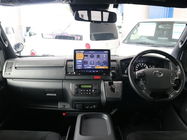 特別仕様車専用の高級感のある内装になっています☆