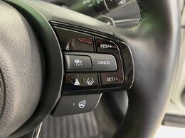 【アダプティブクルーズコントロール】高速道路での長距離走行が楽に！！自動で速度を保つクルーズコントロールが、衝突軽減システムと連携し、前方の車両を感知して車間を保つように速度調節してくれます！！