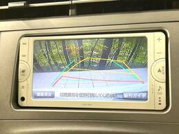 【バックカメラ】駐車時に後方がリアルタイム映像で確認できます。大型商業施設や立体駐車場での駐車時や、夜間のバック時に大活躍！運転スキルに関わらず、今や必須となった装備のひとつです！