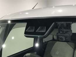 【衝突被害軽減ブレーキ】前方の車両や横断する歩行者などを検知した時、衝突回避や被害軽減をサポートします！！