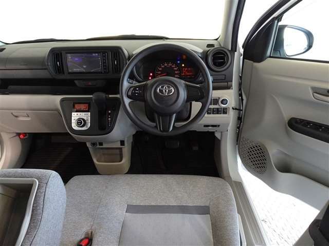 視界良好、操作しやすい運転席です。