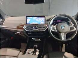 ☆センターパネルを運転席側に僅かに傾けたBMW独特のインパネ☆【駆け抜ける歓び】はここからもスタートしております☆