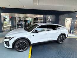 プジョーからのクロスオーバーモデルになります