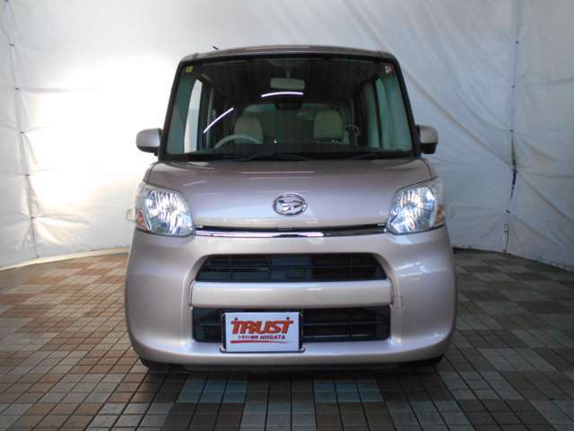 ☆　★　☆　★　　　納　得　の　内　外　装　仕　上　げ　済　み　車　　　☆　★　☆　★トラストでは外装の修理はもちろん、内装汚れやシートシミの除去、フロアマットの洗浄等行ってから販売しております！