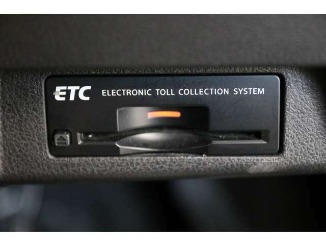 ETCは純正ビルトインですのでスッキリスマートに装着されています。高速道路の乗り降りもスムーズにできるのでありがたいですね！