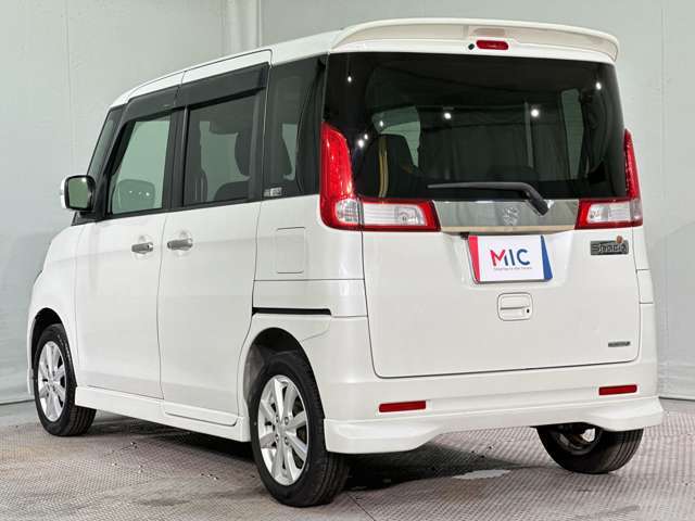 納車前にはスタッフによってピカピカに仕上げてご納車致します。オプションでガラスコーティングなどオススメ品も格安で承ります！