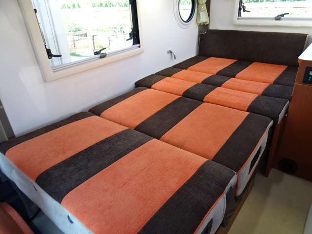 ベッド寸法「190×100」大人2名様分のスペースとなっております♪