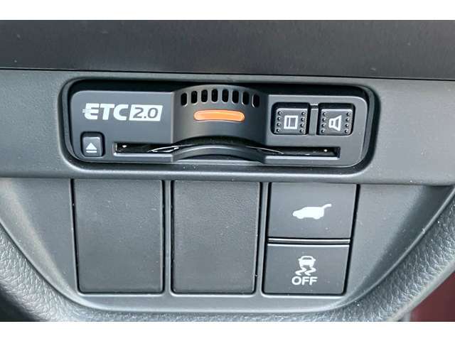 高速道路のご利用時に便利なETC車載器！セットアップを実施してお渡ししますのでお持ちのETCカードを差し込むだけで料金所をスムーズに通過できます！