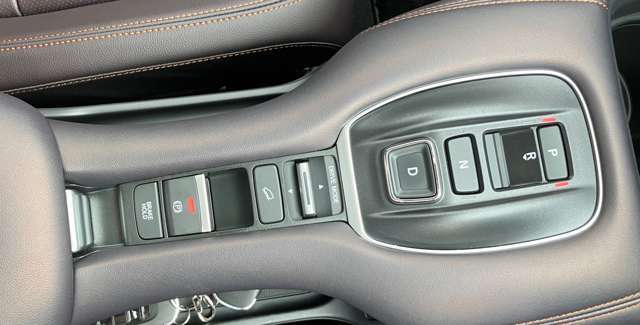 電子パーキングブレーキ搭載車です！！