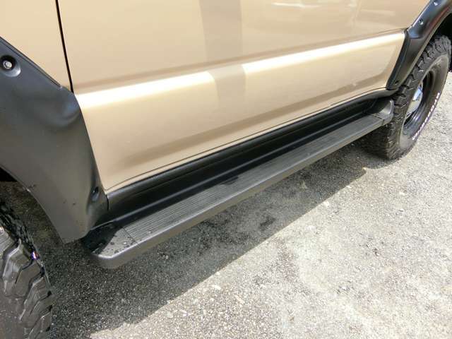 ◆当店ではランドクルーザー、ハイラックスサーフなど4WD車を長年扱っていることもあり、当店販売車以外のお車も、車検・鈑金等で多数入庫しております。どうぞお気軽にご来店くださいませ。