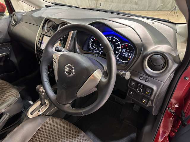 当店のこだわりはズバリ「価格」です。車両仕入れにとことんこだわり、良質な車両を安く取り揃えております。