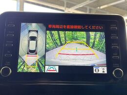 【パノラミックビューモニター】専用のカメラにより、上から見下ろしたような視点で360度クルマの周囲を確認することができます☆死角部分も確認しやすく、狭い場所での切り返しや駐車もスムーズに行えます。
