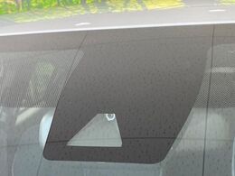 【トヨタセーフティセンス】走行中に前方の車両等を認識し、衝突しそうな時は警報とブレーキで衝突回避と被害軽減をアシスト。より安全にドライブをお楽しみいただけます。