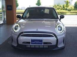 徳島県にて輸入車ディーラーを30年以上運営してきた『ノヴィルグループ』ならではの、安心整備（バッテリー新品交換など）にてお客様にご納車させて頂きます。