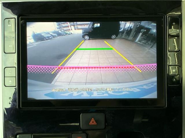 WECARSの展示場では実際に見て、触ってお車をお選びいただけます！知識の豊富な営業スタッフが様々なカーライフをご提案いたします！