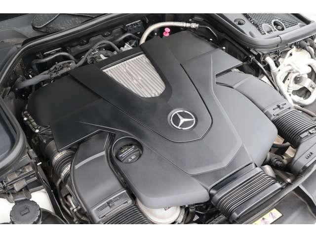 心臓部はカタログ値333馬力を誇る3,500cc　V型6気筒DOHCツインターボ搭載エンジン！力強いドライブフィールを実現させます！
