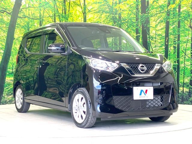 大好評のボディコーティング「弾スプラッシュコート」もご納車までに施工可能。通常のガラスコートと異なる、耐久年数6年の無機質ガラスコーティングが、ボディをキレイな状態に保ってくれます。