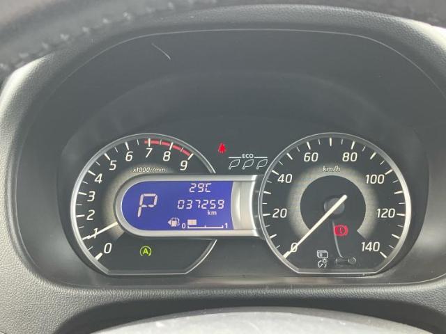 WECARSの展示場では実際に見て、触ってお車をお選びいただけます！知識の豊富な営業スタッフが様々なカーライフをご提案いたします！