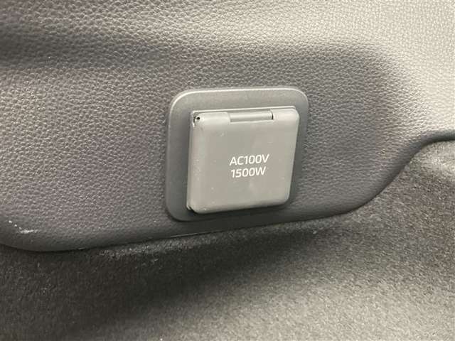 キャンプに行ったり、旅行に行ったりした時に、家電製品を使いたいこともあるはず。AC100Vがありますので、ドライヤーなどの家電製品も使えて便利ですね。