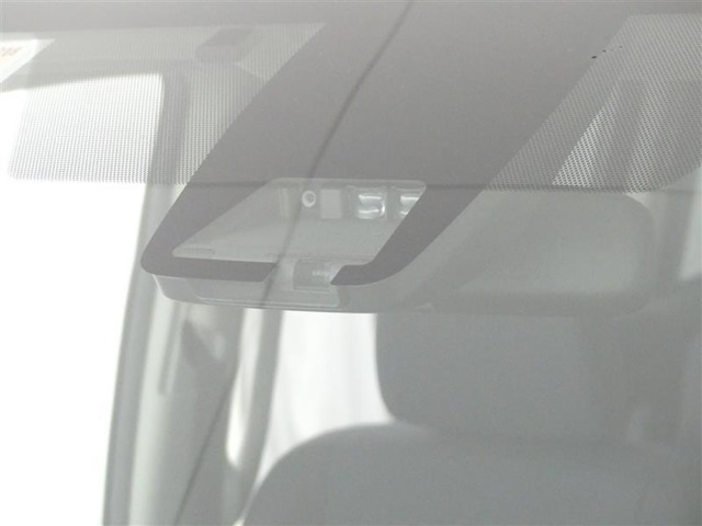 TOYOTA　SAFETY　SENSEは道路状況、車両状態、天候状態及びドライバーの操作状況などによっては、作動しない場所があります。あくまで運転補助機能です。