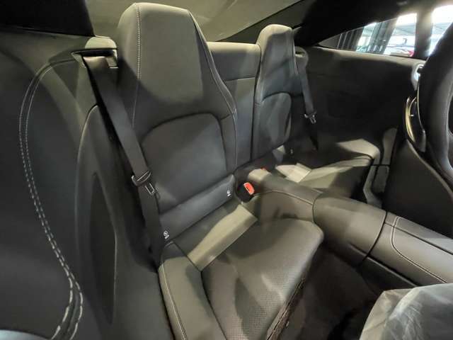 車両は屋内展示しておりますので天候に関係なくごゆっくりコンディションご確認頂けます。車両を倉庫へ保管している場合が御座いますのでご来店前に在庫確認頂けると幸いです。TEL072-784-8800