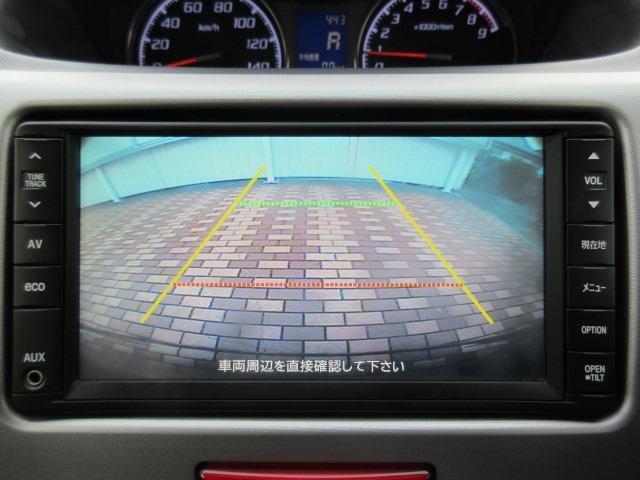 バックが苦手な方は必見！ライン表示付きのバックモニターが障害物を映し出してくれます！