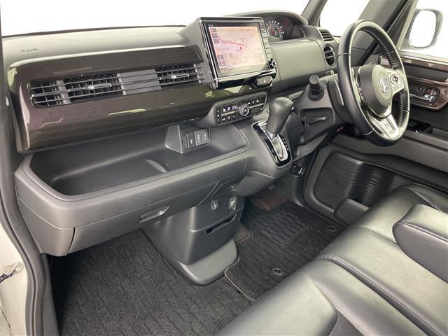 【インパネ全体】全方位で視界が広く、高い目線で運転もしやすいです！