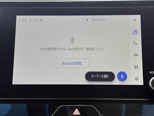 【クリアランスソナー】障害物との接近や距離を音やディスプレイ等で警告します。不慣れな駐車や安全を守ります。