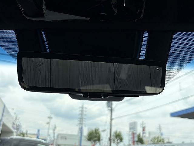 ※80ハリアー※【デジタルインナーミラー（前後方録画機能付）】を搭載しております。ミラーにより後方確認ができますので、駐車の際などに役立ちます。さらに、録画機能も付いていますので万が一のときも安心ですね